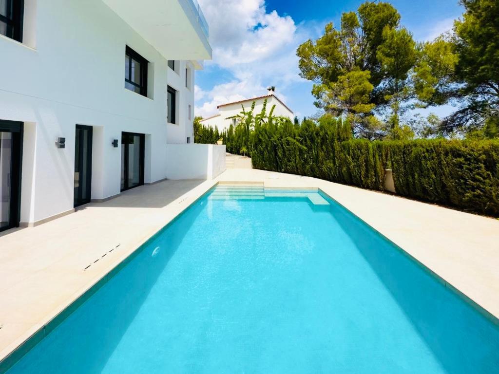 Lujo Playa Piscina Jardin Barbacoa Ideal Familias Y Grupos Villa Calp